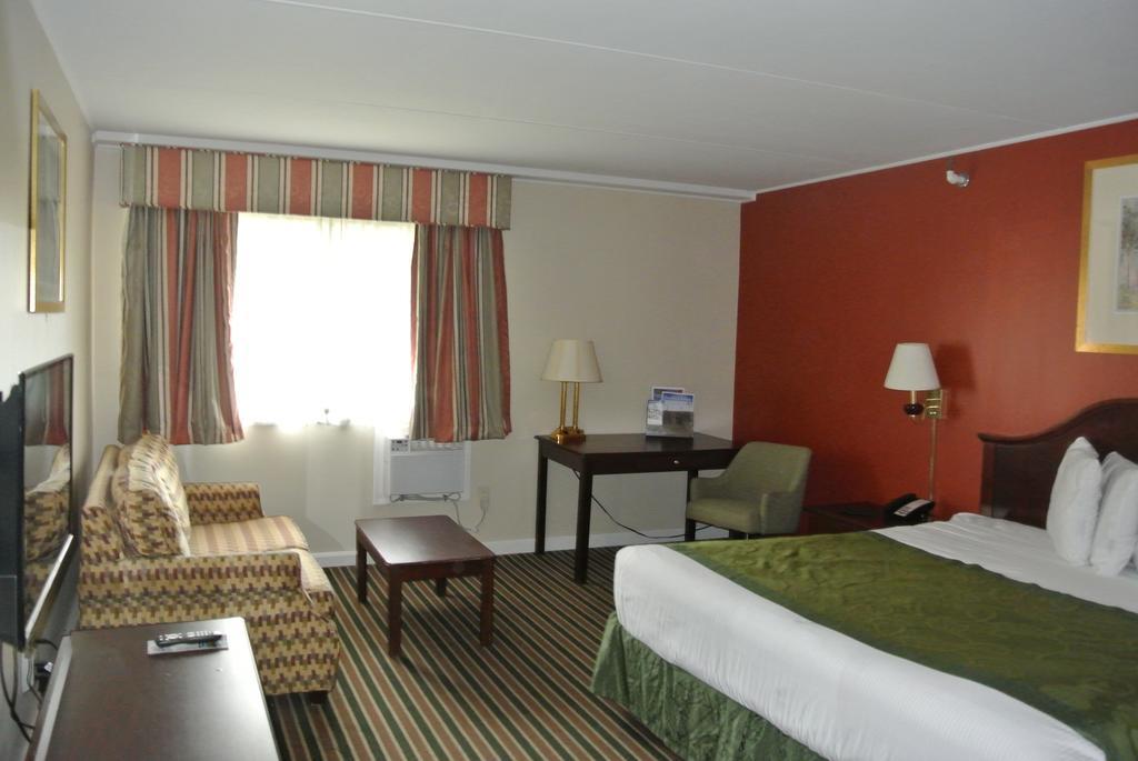Center Street Value Inn Оберн Экстерьер фото