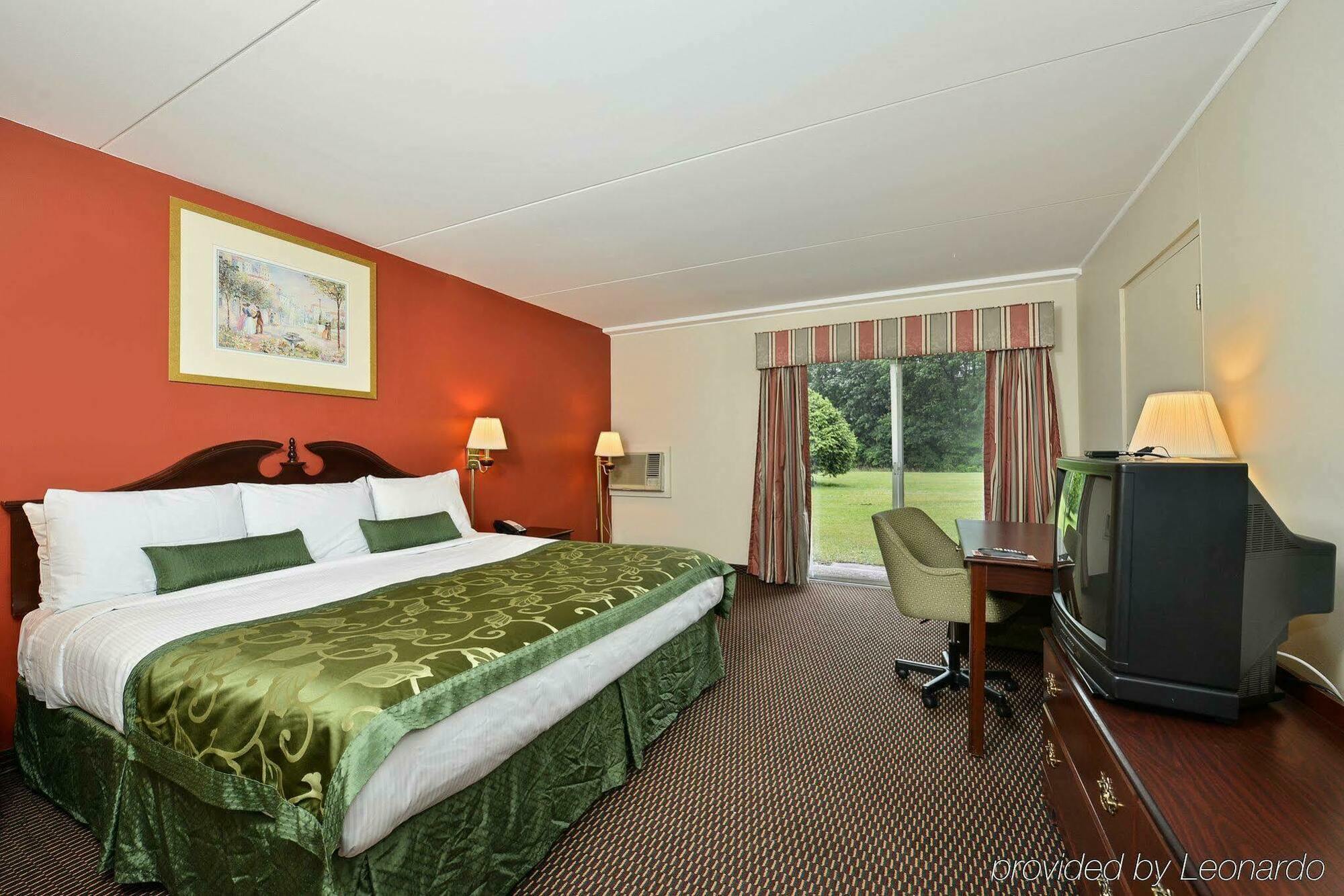 Center Street Value Inn Оберн Экстерьер фото